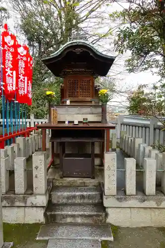 成田山大阪別院　明王院の末社