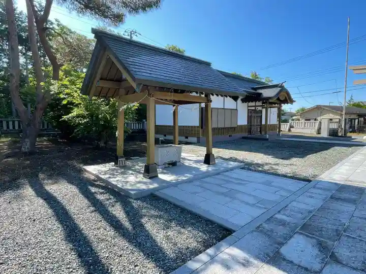 伊奈神社の{uncategorized: "未分類", other: "その他", undefined: "問題あり", building: "その他建物", grave: "お墓", sacred_gate: "鳥居", guardian: "狛犬", statue: "像", buddha: "仏像", history: "歴史", nature: "自然", garden: "庭園", animal: "動物", pagoda: "塔", temizu: "手水舎", mountain_gate: "山門・神門", sanctuary: "本殿・本堂", subordinate: "末社・摂社", art: "芸術", scenery: "景色", jizo: "地蔵", ema: "絵馬", goshuin: "御朱印", omikuji: "おみくじ", items: "授与品その他", amulet: "お守り", goshuincho: "御朱印帳", eats: "食事", festival: "お祭り", votive_dance: "神楽", shichigosan: "七五三参", wedding: "結婚式", experience: "体験その他", initially: "初詣", around: "周辺", anti_infection: "感染症対策"}