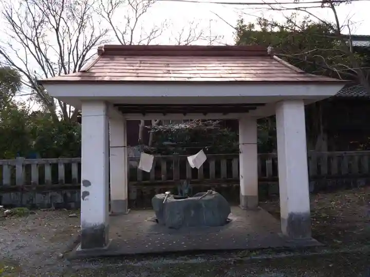 神明神社の手水舎