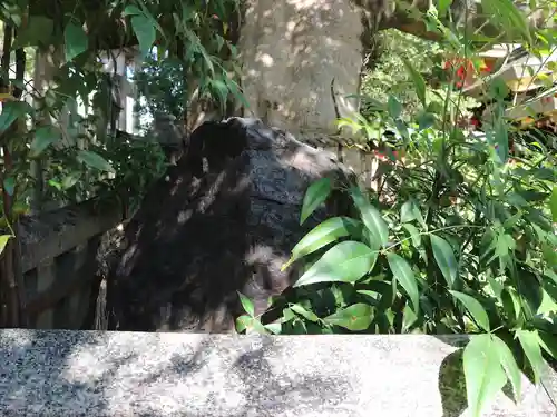 満足稲荷神社の末社