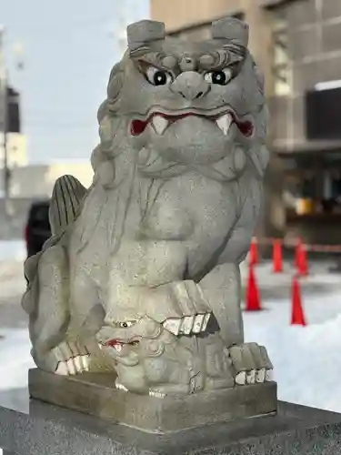 信濃神社の狛犬