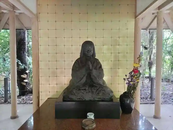 明王院(満願寺別院)の像