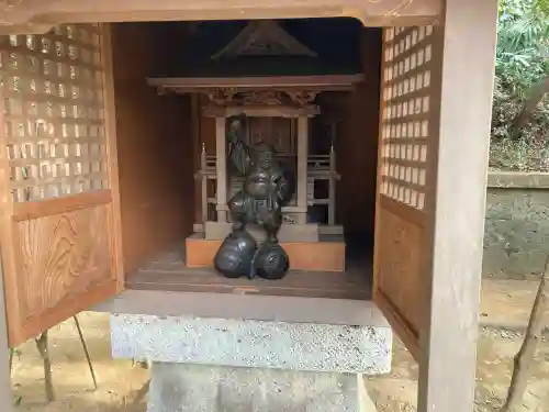 諏訪神社の{uncategorized: "未分類", other: "その他", undefined: "問題あり", building: "その他建物", grave: "お墓", sacred_gate: "鳥居", guardian: "狛犬", statue: "像", buddha: "仏像", history: "歴史", nature: "自然", garden: "庭園", animal: "動物", pagoda: "塔", temizu: "手水舎", mountain_gate: "山門・神門", sanctuary: "本殿・本堂", subordinate: "末社・摂社", art: "芸術", scenery: "景色", jizo: "地蔵", ema: "絵馬", goshuin: "御朱印", omikuji: "おみくじ", items: "授与品その他", amulet: "お守り", goshuincho: "御朱印帳", eats: "食事", festival: "お祭り", votive_dance: "神楽", shichigosan: "七五三参", wedding: "結婚式", experience: "体験その他", initially: "初詣", around: "周辺", anti_infection: "感染症対策"}