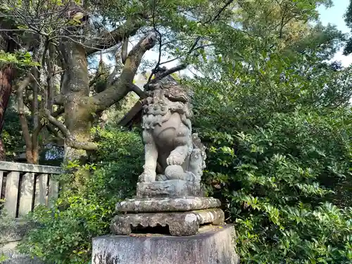 岡崎神社の狛犬