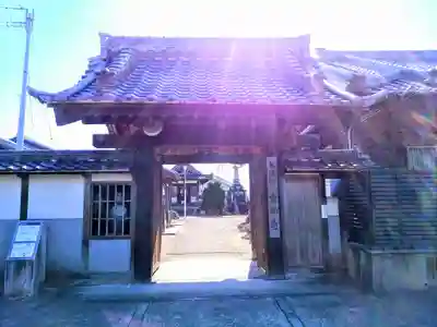 泉流山 実相寺の山門・神門