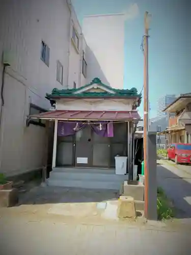 三峰神社の本殿