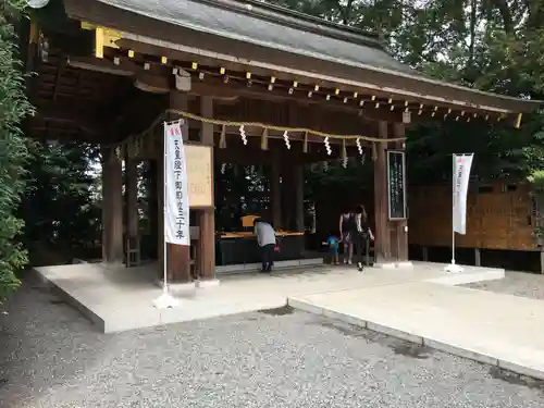寒川神社の手水舎