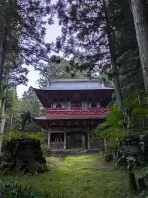迦葉山龍華院弥勒護国寺（弥勒寺）の山門・神門
