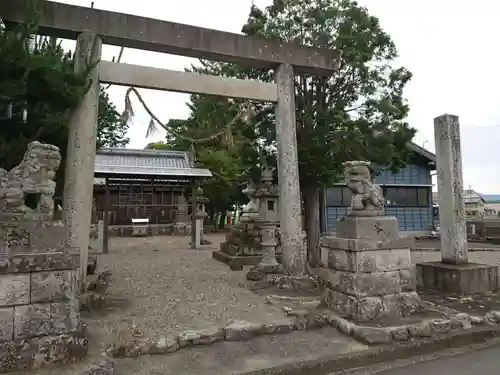 鞆尾神社の鳥居