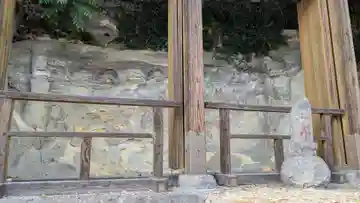 岩屋寺石仏の本殿・本堂
