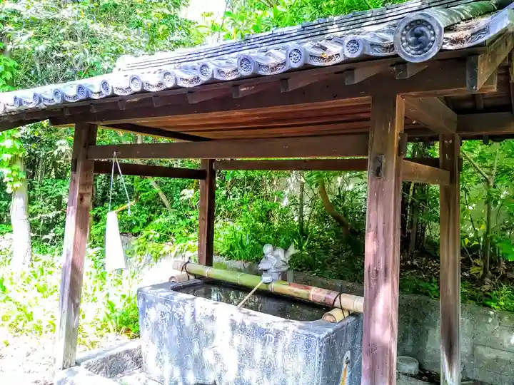 神明社(常滑神明社)の手水舎