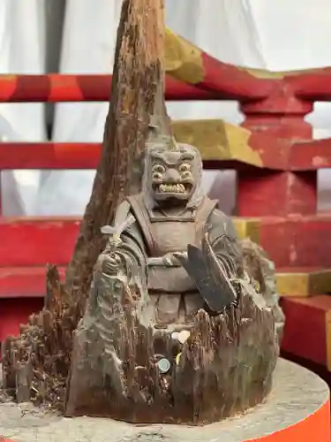 吉田神社の像