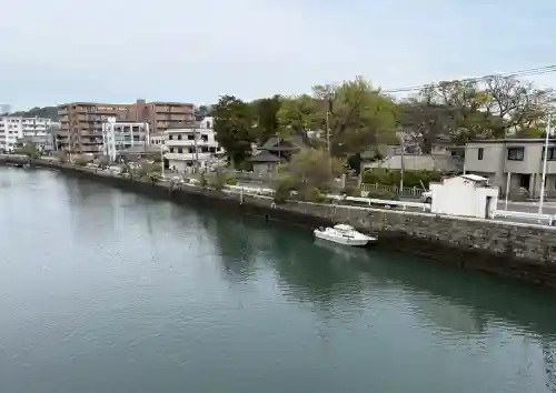 八幡橋八幡神社の{uncategorized: "未分類", other: "その他", undefined: "問題あり", building: "その他建物", grave: "お墓", sacred_gate: "鳥居", guardian: "狛犬", statue: "像", buddha: "仏像", history: "歴史", nature: "自然", garden: "庭園", animal: "動物", pagoda: "塔", temizu: "手水舎", mountain_gate: "山門・神門", sanctuary: "本殿・本堂", subordinate: "末社・摂社", art: "芸術", scenery: "景色", jizo: "地蔵", ema: "絵馬", goshuin: "御朱印", omikuji: "おみくじ", items: "授与品その他", amulet: "お守り", goshuincho: "御朱印帳", eats: "食事", festival: "お祭り", votive_dance: "神楽", shichigosan: "七五三参", wedding: "結婚式", experience: "体験その他", initially: "初詣", around: "周辺", anti_infection: "感染症対策"}