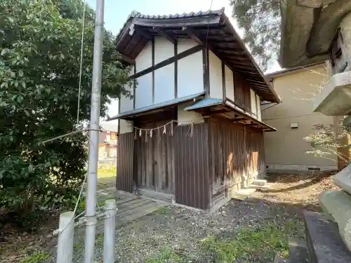 春日神社(飯)の{uncategorized: "未分類", other: "その他", undefined: "問題あり", building: "その他建物", grave: "お墓", sacred_gate: "鳥居", guardian: "狛犬", statue: "像", buddha: "仏像", history: "歴史", nature: "自然", garden: "庭園", animal: "動物", pagoda: "塔", temizu: "手水舎", mountain_gate: "山門・神門", sanctuary: "本殿・本堂", subordinate: "末社・摂社", art: "芸術", scenery: "景色", jizo: "地蔵", ema: "絵馬", goshuin: "御朱印", omikuji: "おみくじ", items: "授与品その他", amulet: "お守り", goshuincho: "御朱印帳", eats: "食事", festival: "お祭り", votive_dance: "神楽", shichigosan: "七五三参", wedding: "結婚式", experience: "体験その他", initially: "初詣", around: "周辺", anti_infection: "感染症対策"}