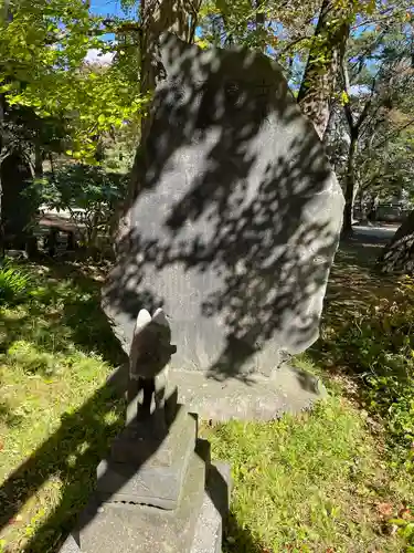 与次郎稲荷神社の建物その他