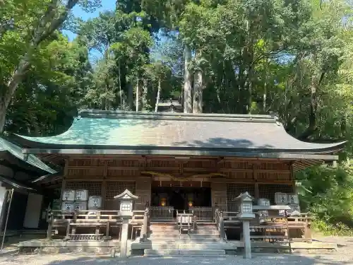 丹生川上神社（下社）の{uncategorized: "未分類", other: "その他", undefined: "問題あり", building: "その他建物", grave: "お墓", sacred_gate: "鳥居", guardian: "狛犬", statue: "像", buddha: "仏像", history: "歴史", nature: "自然", garden: "庭園", animal: "動物", pagoda: "塔", temizu: "手水舎", mountain_gate: "山門・神門", sanctuary: "本殿・本堂", subordinate: "末社・摂社", art: "芸術", scenery: "景色", jizo: "地蔵", ema: "絵馬", goshuin: "御朱印", omikuji: "おみくじ", items: "授与品その他", amulet: "お守り", goshuincho: "御朱印帳", eats: "食事", festival: "お祭り", votive_dance: "神楽", shichigosan: "七五三参", wedding: "結婚式", experience: "体験その他", initially: "初詣", around: "周辺", anti_infection: "感染症対策"}