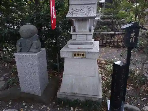 亀ケ池八幡宮の末社・摂社