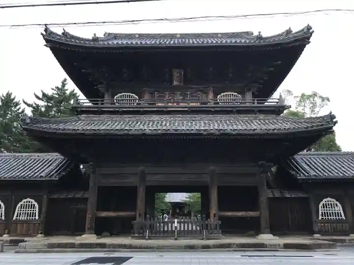 大樹寺(松安院大樹寺)の山門・神門