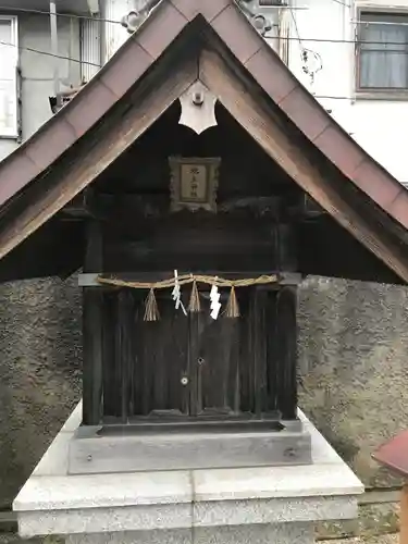 出世稻荷神社の末社