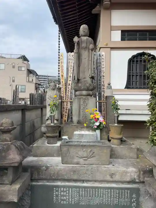 勝興寺の{uncategorized: "未分類", other: "その他", undefined: "問題あり", building: "その他建物", grave: "お墓", sacred_gate: "鳥居", guardian: "狛犬", statue: "像", buddha: "仏像", history: "歴史", nature: "自然", garden: "庭園", animal: "動物", pagoda: "塔", temizu: "手水舎", mountain_gate: "山門・神門", sanctuary: "本殿・本堂", subordinate: "末社・摂社", art: "芸術", scenery: "景色", jizo: "地蔵", ema: "絵馬", goshuin: "御朱印", omikuji: "おみくじ", items: "授与品その他", amulet: "お守り", goshuincho: "御朱印帳", eats: "食事", festival: "お祭り", votive_dance: "神楽", shichigosan: "七五三参", wedding: "結婚式", experience: "体験その他", initially: "初詣", around: "周辺", anti_infection: "感染症対策"}