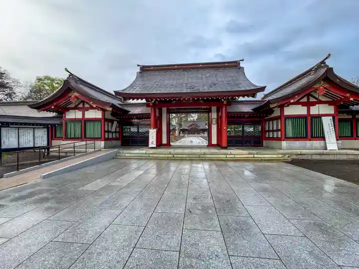 北海道護國神社の山門・神門