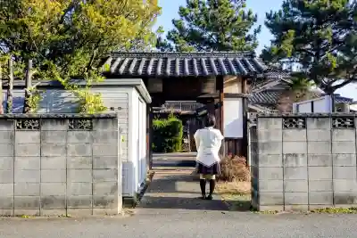 常行院の山門・神門