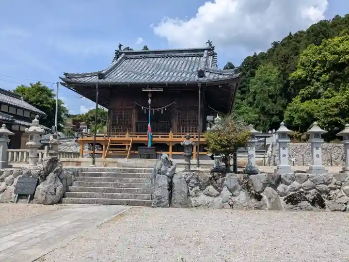 三之宮神社の{uncategorized: "未分類", other: "その他", undefined: "問題あり", building: "その他建物", grave: "お墓", sacred_gate: "鳥居", guardian: "狛犬", statue: "像", buddha: "仏像", history: "歴史", nature: "自然", garden: "庭園", animal: "動物", pagoda: "塔", temizu: "手水舎", mountain_gate: "山門・神門", sanctuary: "本殿・本堂", subordinate: "末社・摂社", art: "芸術", scenery: "景色", jizo: "地蔵", ema: "絵馬", goshuin: "御朱印", omikuji: "おみくじ", items: "授与品その他", amulet: "お守り", goshuincho: "御朱印帳", eats: "食事", festival: "お祭り", votive_dance: "神楽", shichigosan: "七五三参", wedding: "結婚式", experience: "体験その他", initially: "初詣", around: "周辺", anti_infection: "感染症対策"}