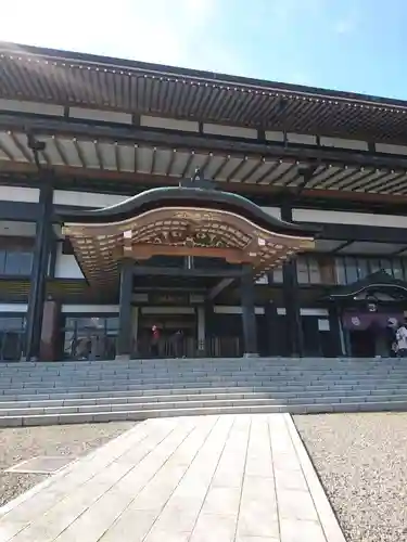 成田山新勝寺の本殿・本堂