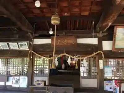 坂八幡神社の本殿