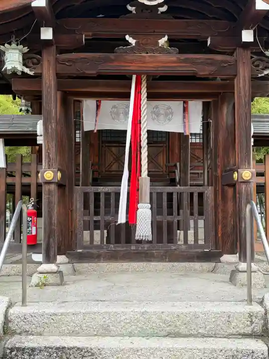 三大神社の{uncategorized: "未分類", other: "その他", undefined: "問題あり", building: "その他建物", grave: "お墓", sacred_gate: "鳥居", guardian: "狛犬", statue: "像", buddha: "仏像", history: "歴史", nature: "自然", garden: "庭園", animal: "動物", pagoda: "塔", temizu: "手水舎", mountain_gate: "山門・神門", sanctuary: "本殿・本堂", subordinate: "末社・摂社", art: "芸術", scenery: "景色", jizo: "地蔵", ema: "絵馬", goshuin: "御朱印", omikuji: "おみくじ", items: "授与品その他", amulet: "お守り", goshuincho: "御朱印帳", eats: "食事", festival: "お祭り", votive_dance: "神楽", shichigosan: "七五三参", wedding: "結婚式", experience: "体験その他", initially: "初詣", around: "周辺", anti_infection: "感染症対策"}