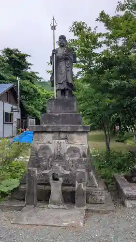 大師堂の像