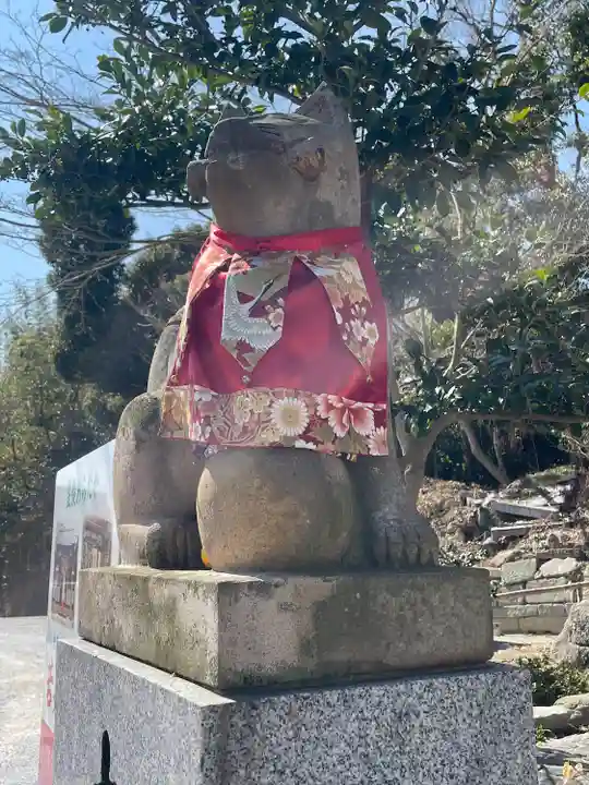若光稲荷神社(曩祖八幡宮境内社)の狛犬