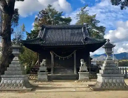 江島神社の本殿