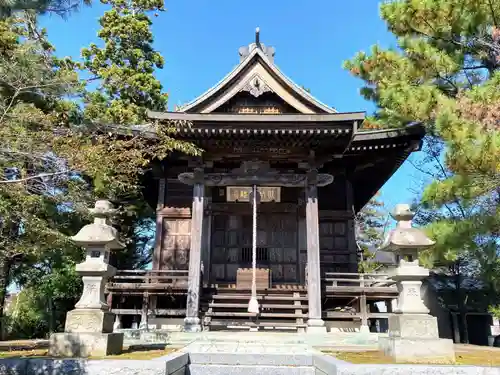 川圦神社の本殿