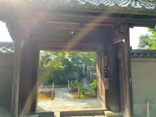 大慈院の山門・神門