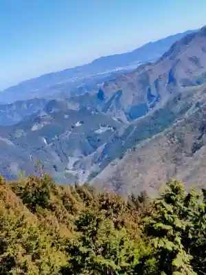 三峯神社の{uncategorized: "未分類", other: "その他", undefined: "問題あり", building: "その他建物", grave: "お墓", sacred_gate: "鳥居", guardian: "狛犬", statue: "像", buddha: "仏像", history: "歴史", nature: "自然", garden: "庭園", animal: "動物", pagoda: "塔", temizu: "手水舎", mountain_gate: "山門・神門", sanctuary: "本殿・本堂", subordinate: "末社・摂社", art: "芸術", scenery: "景色", jizo: "地蔵", ema: "絵馬", goshuin: "御朱印", omikuji: "おみくじ", items: "授与品その他", amulet: "お守り", goshuincho: "御朱印帳", eats: "食事", festival: "お祭り", votive_dance: "神楽", shichigosan: "七五三参", wedding: "結婚式", experience: "体験その他", initially: "初詣", around: "周辺", anti_infection: "感染症対策"}