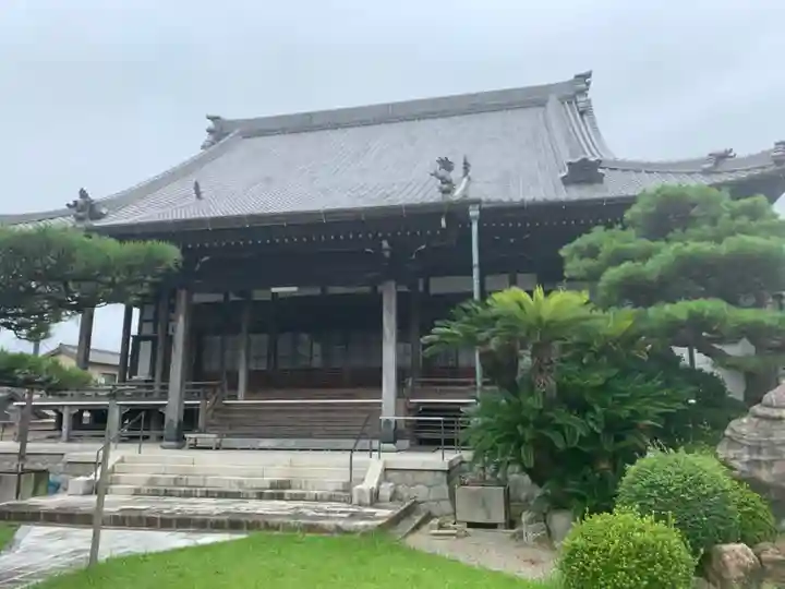 信光寺の本殿・本堂