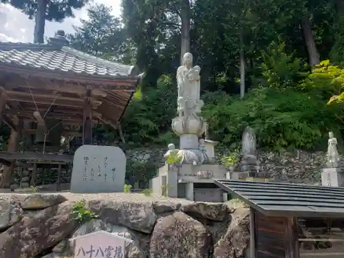 種徳禅寺の像