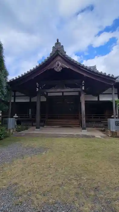 高野山真言宗海龍山本泉寺増徳院の本殿