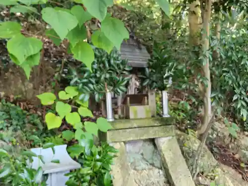 石上神社の末社