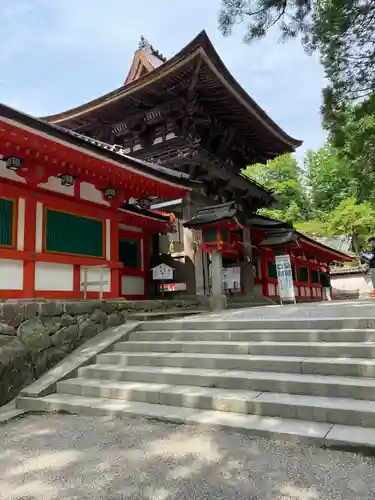 石上神宮の山門