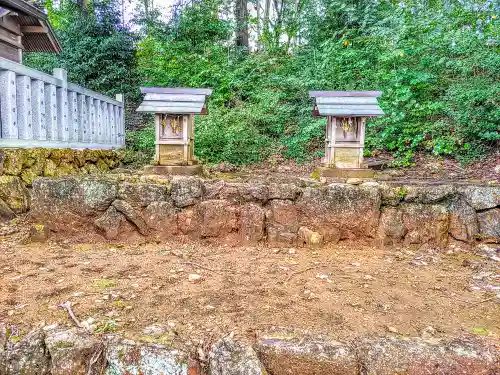 東之宮社の末社・摂社