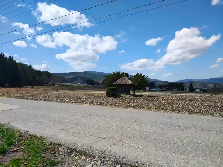 荒神神社の{uncategorized: "未分類", other: "その他", undefined: "問題あり", building: "その他建物", grave: "お墓", sacred_gate: "鳥居", guardian: "狛犬", statue: "像", buddha: "仏像", history: "歴史", nature: "自然", garden: "庭園", animal: "動物", pagoda: "塔", temizu: "手水舎", mountain_gate: "山門・神門", sanctuary: "本殿・本堂", subordinate: "末社・摂社", art: "芸術", scenery: "景色", jizo: "地蔵", ema: "絵馬", goshuin: "御朱印", omikuji: "おみくじ", items: "授与品その他", amulet: "お守り", goshuincho: "御朱印帳", eats: "食事", festival: "お祭り", votive_dance: "神楽", shichigosan: "七五三参", wedding: "結婚式", experience: "体験その他", initially: "初詣", around: "周辺", anti_infection: "感染症対策"}