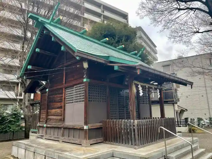 西早稲田天祖神社の{uncategorized: "未分類", other: "その他", undefined: "問題あり", building: "その他建物", grave: "お墓", sacred_gate: "鳥居", guardian: "狛犬", statue: "像", buddha: "仏像", history: "歴史", nature: "自然", garden: "庭園", animal: "動物", pagoda: "塔", temizu: "手水舎", mountain_gate: "山門・神門", sanctuary: "本殿・本堂", subordinate: "末社・摂社", art: "芸術", scenery: "景色", jizo: "地蔵", ema: "絵馬", goshuin: "御朱印", omikuji: "おみくじ", items: "授与品その他", amulet: "お守り", goshuincho: "御朱印帳", eats: "食事", festival: "お祭り", votive_dance: "神楽", shichigosan: "七五三参", wedding: "結婚式", experience: "体験その他", initially: "初詣", around: "周辺", anti_infection: "感染症対策"}