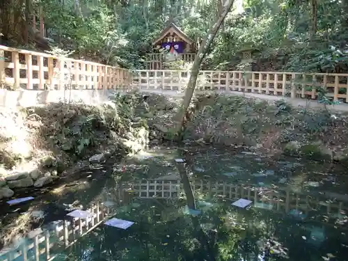 八重垣神社の庭園