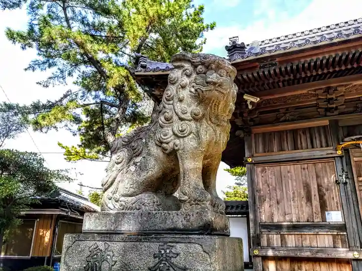 稲荷神社(伏見屋稲荷神社)の狛犬
