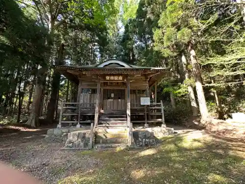 遍照寺の本殿