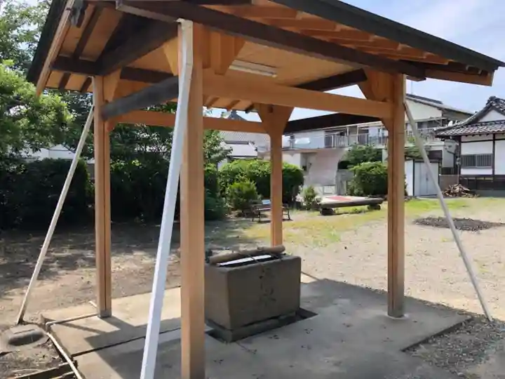 鳴神社の手水舎