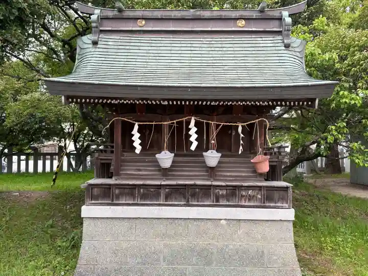 御厨神社の{uncategorized: "未分類", other: "その他", undefined: "問題あり", building: "その他建物", grave: "お墓", sacred_gate: "鳥居", guardian: "狛犬", statue: "像", buddha: "仏像", history: "歴史", nature: "自然", garden: "庭園", animal: "動物", pagoda: "塔", temizu: "手水舎", mountain_gate: "山門・神門", sanctuary: "本殿・本堂", subordinate: "末社・摂社", art: "芸術", scenery: "景色", jizo: "地蔵", ema: "絵馬", goshuin: "御朱印", omikuji: "おみくじ", items: "授与品その他", amulet: "お守り", goshuincho: "御朱印帳", eats: "食事", festival: "お祭り", votive_dance: "神楽", shichigosan: "七五三参", wedding: "結婚式", experience: "体験その他", initially: "初詣", around: "周辺", anti_infection: "感染症対策"}