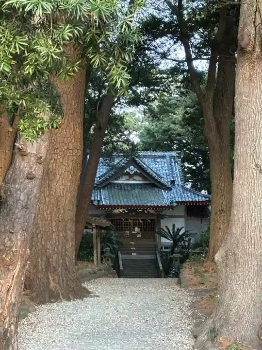 諸口神社の{uncategorized: "未分類", other: "その他", undefined: "問題あり", building: "その他建物", grave: "お墓", sacred_gate: "鳥居", guardian: "狛犬", statue: "像", buddha: "仏像", history: "歴史", nature: "自然", garden: "庭園", animal: "動物", pagoda: "塔", temizu: "手水舎", mountain_gate: "山門・神門", sanctuary: "本殿・本堂", subordinate: "末社・摂社", art: "芸術", scenery: "景色", jizo: "地蔵", ema: "絵馬", goshuin: "御朱印", omikuji: "おみくじ", items: "授与品その他", amulet: "お守り", goshuincho: "御朱印帳", eats: "食事", festival: "お祭り", votive_dance: "神楽", shichigosan: "七五三参", wedding: "結婚式", experience: "体験その他", initially: "初詣", around: "周辺", anti_infection: "感染症対策"}